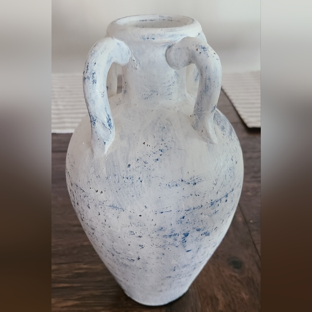 Vase - Picture 2 of 2